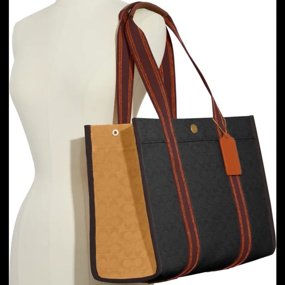 Coach Signature Canvas Spin Tote 42